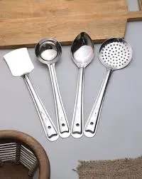 Serving spoon